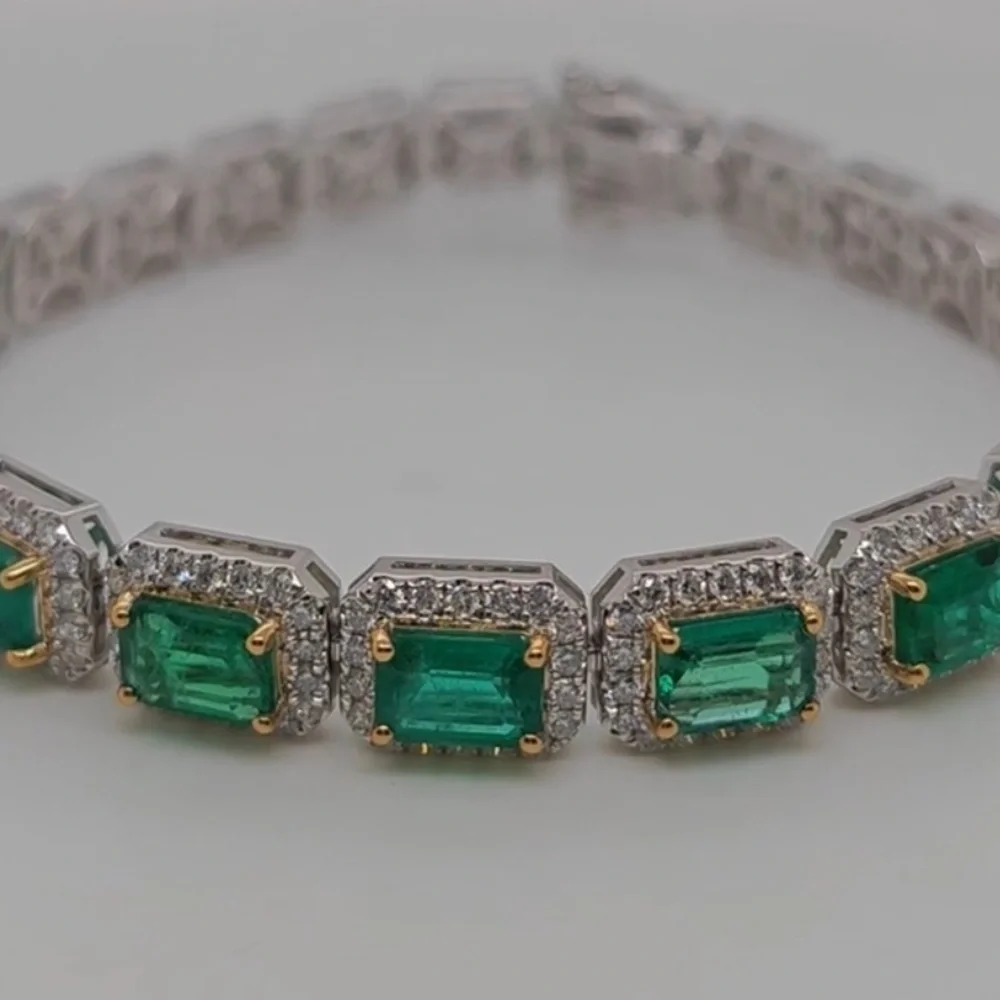 24.84 Carats Emerald and White Diamond White Gold Bracelet - Picture 6 of 6